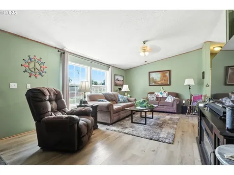 22053 Floral Avenue NE Aurora OR 97002