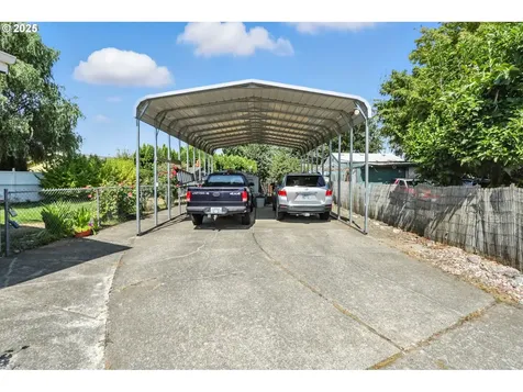 22053 Floral Avenue NE Aurora OR 97002