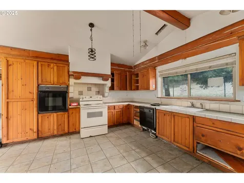3248 NE Johnson Street Roseburg OR 97470