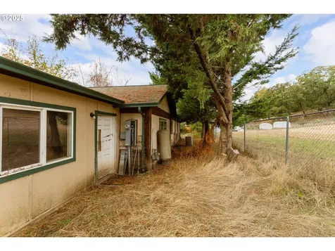 3248 NE Johnson Street Roseburg OR 97470
