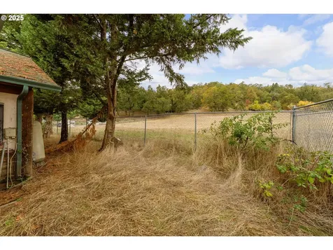 3248 NE Johnson Street Roseburg OR 97470