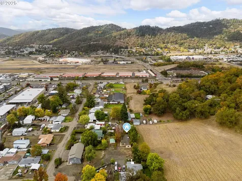 3248 NE Johnson Street Roseburg OR 97470