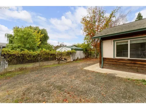 3248 NE Johnson Street Roseburg OR 97470