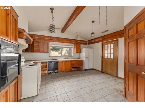 3248 NE Johnson Street Roseburg OR 97470