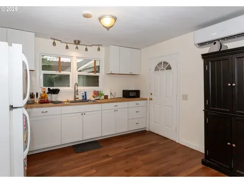 166 Iowa Street Eugene OR 97402