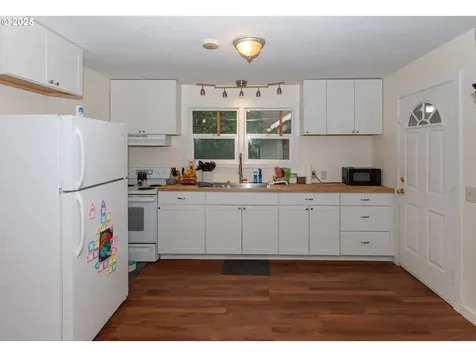 166 Iowa Street Eugene OR 97402