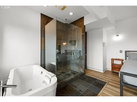 6515 S Corbett Avenue Portland OR 97239