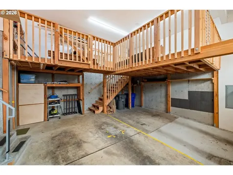 6515 S Corbett Avenue Portland OR 97239
