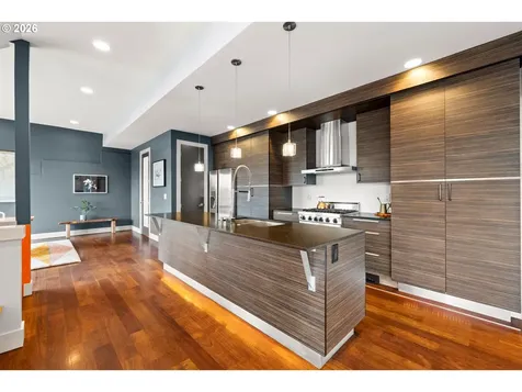 6515 S Corbett Avenue Portland OR 97239