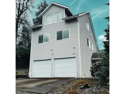 10406 NE Fargo Street Portland OR 97220