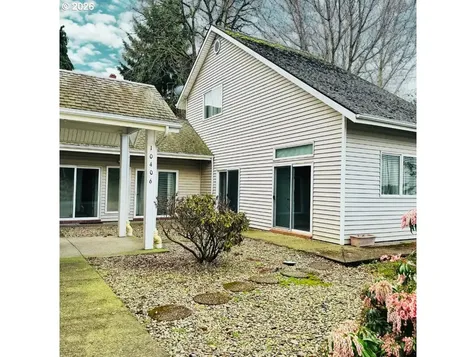 10406 NE Fargo Street Portland OR 97220