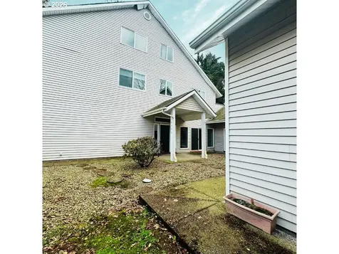 10406 NE Fargo Street Portland OR 97220