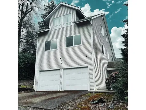 10406 NE Fargo Street Portland OR 97220