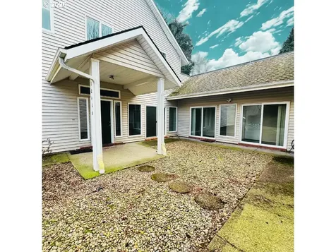 10406 NE Fargo Street Portland OR 97220