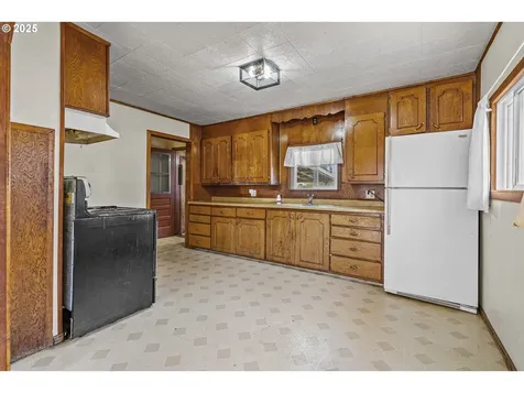 30475 Salmon River Highway Grand Ronde OR 97347