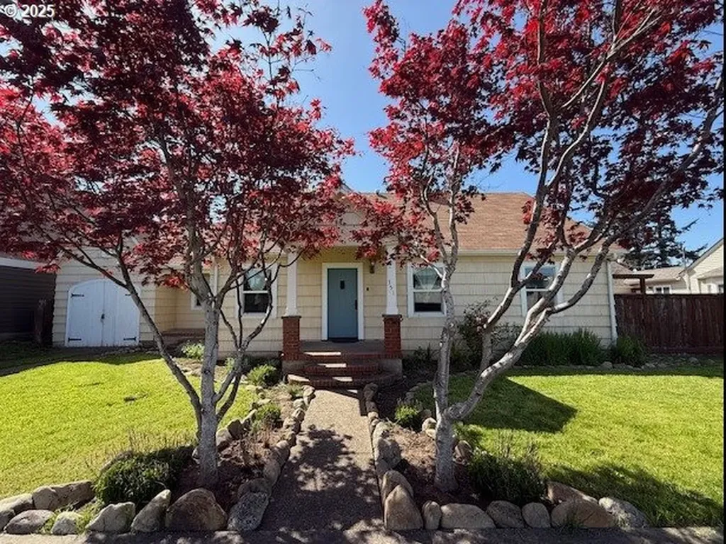 351 Juniper Street Junction City OR 97448