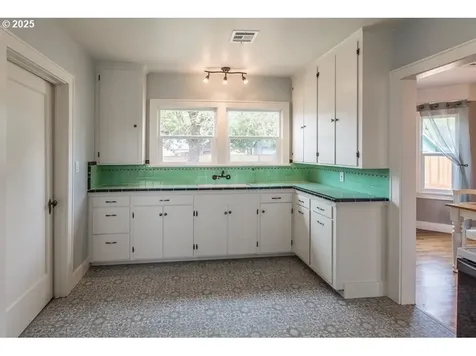 351 Juniper Street Junction City OR 97448
