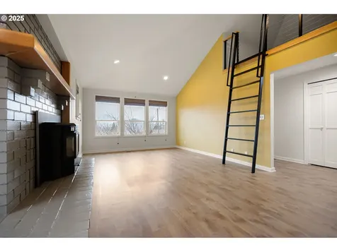 465 S 72nd Street Springfield OR 97478