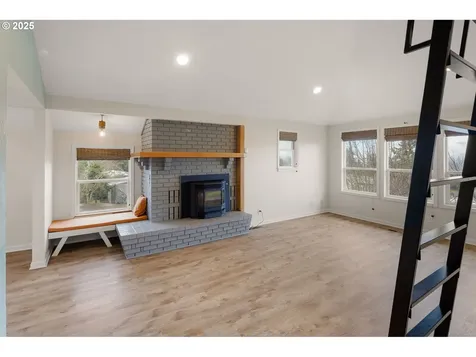 465 S 72nd Street Springfield OR 97478