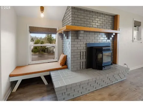 465 S 72nd Street Springfield OR 97478