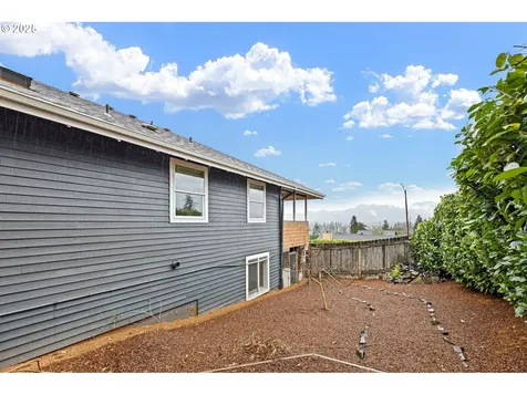 465 S 72nd Street Springfield OR 97478