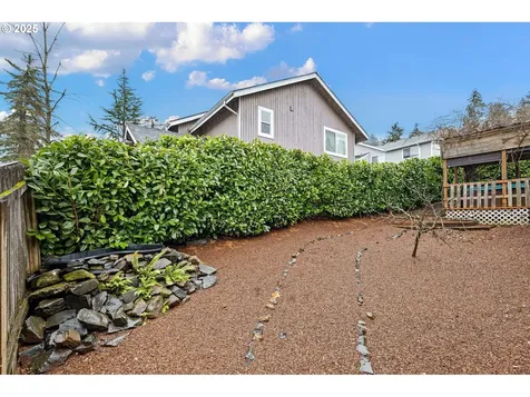 465 S 72nd Street Springfield OR 97478