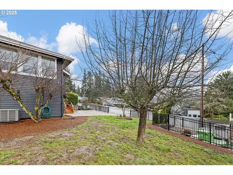 465 S 72nd Street Springfield OR 97478