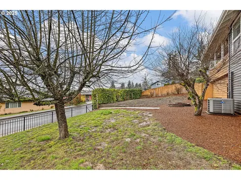 465 S 72nd Street Springfield OR 97478