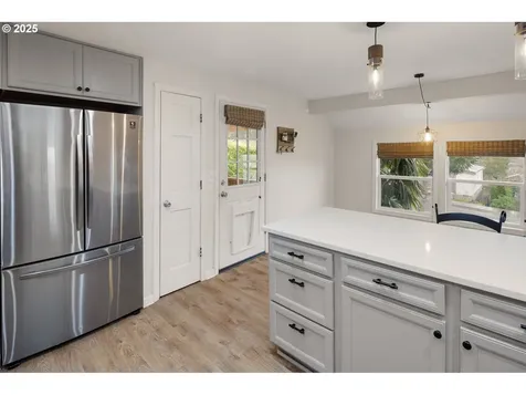 465 S 72nd Street Springfield OR 97478