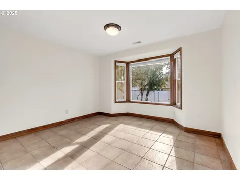 12713 SE Park Street Vancouver WA 98683