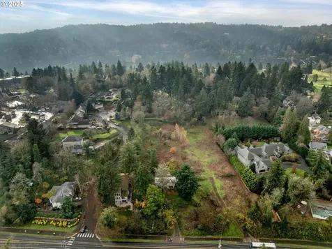9833 SE 17th Avenue Milwaukie OR 97222