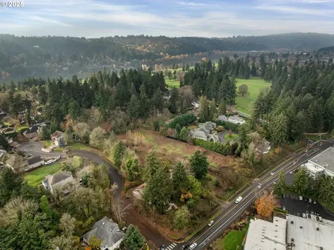 9833 SE 17th Avenue Milwaukie OR 97222