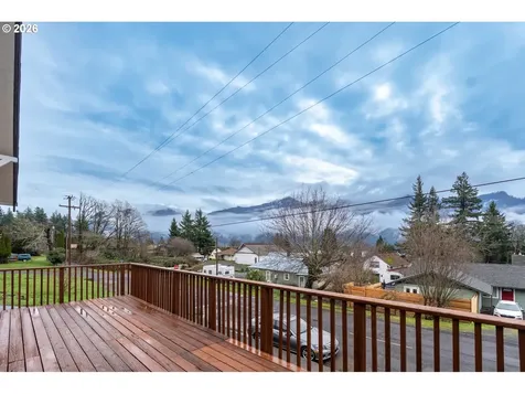 403 NW Roselawn Street Stevenson WA 98648