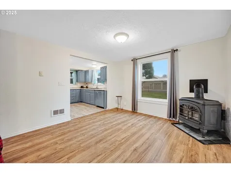 352 NE Polk Station Road Dallas OR 97338