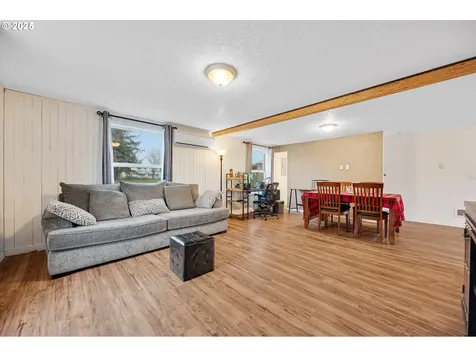 352 NE Polk Station Road Dallas OR 97338