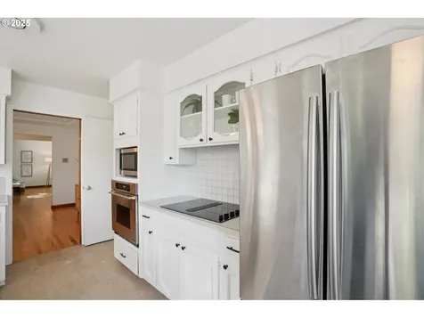 11851 SE Madison Street Portland OR 97216