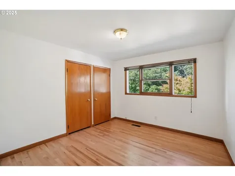 11851 SE Madison Street Portland OR 97216