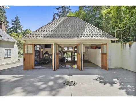 1905 S Greenwood Road Portland OR 97219
