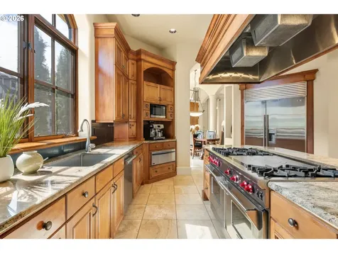 811 NE Brennan Lane Hillsboro OR 97124