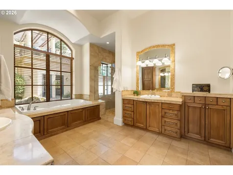 811 NE Brennan Lane Hillsboro OR 97124