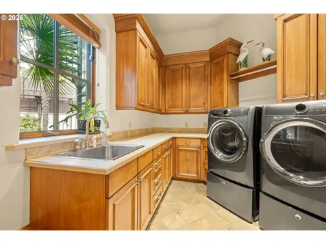 811 NE Brennan Lane Hillsboro OR 97124