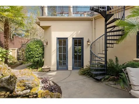811 NE Brennan Lane Hillsboro OR 97124
