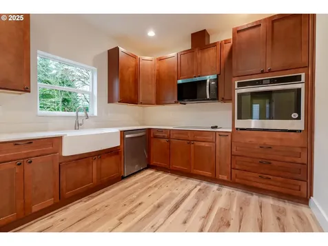 1423 45th Avenue Sweet Home OR 97386