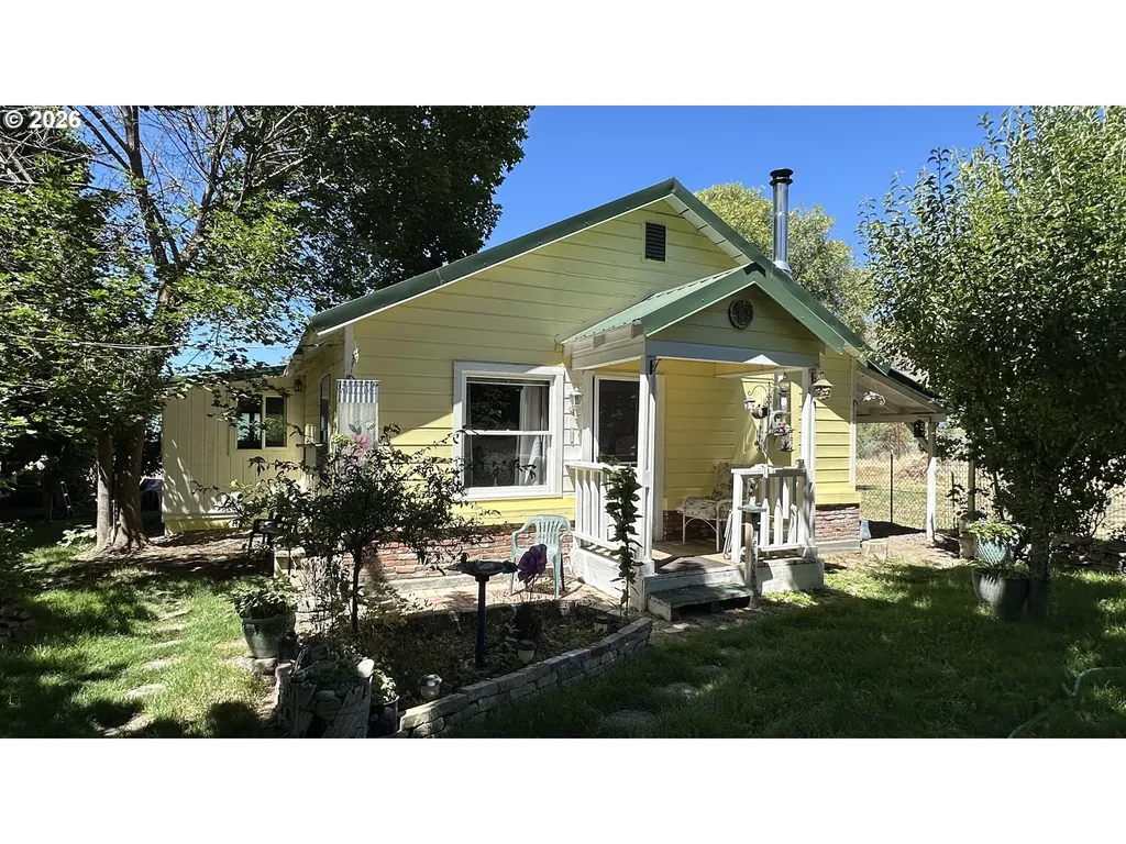 910 Willow Street Spray OR 97874