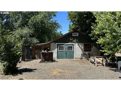 910 Willow Street Spray OR 97874