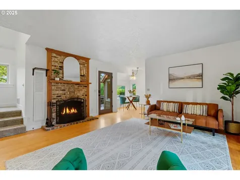 2911 SW Dickinson Street Portland OR 97219