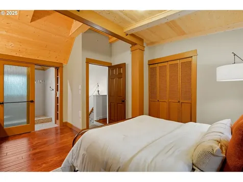2911 SW Dickinson Street Portland OR 97219
