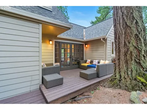 2911 SW Dickinson Street Portland OR 97219