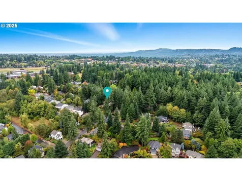 2911 SW Dickinson Street Portland OR 97219