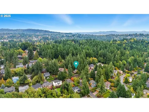 2911 SW Dickinson Street Portland OR 97219